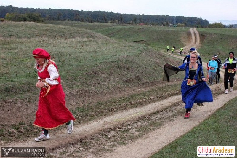 Sute de arădeni s-au întrecut la Semimaratonul Medieval BIZARE FOTO - 131