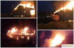 Flăcări uriaşe la un depozit al Gării din Aradul Nou! Pompierii au intervenit de urgenţă pentru stingerea incendiului!