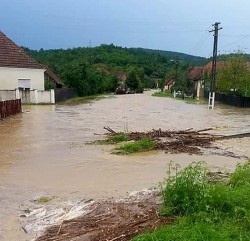 Județul Arad se află sub ape, după ploaia de marți după masa