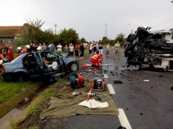 Trei oameni și-au pierdut viața într-un groazniv accident rutier