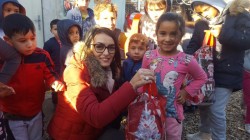 Copilașii de la Grădinița P.P. Bambi din Arad au dăruit cadouri de Moș Nicolae, copiilor sărmani 