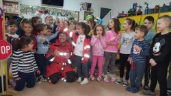 La Grădinița P.P. ”Bambi” din Arad a fost prezent, vineri 10 mai, Alexandru Nițu, paramedic al ISU Arad