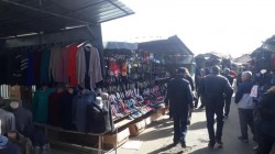 Jandarmii arădeni au dat 30 de amenzi pentru fapte antisociale dintre care și vânzarea produselor contrafăcute, în Piața Obor
