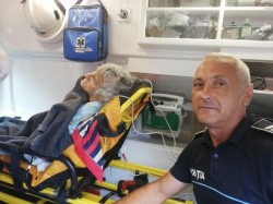 Tanti Duda din Țela (comuna Bata) a fost salvată din fântână de polițistul Radu Vasiescu
