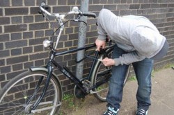 Polițiștii i-au găsit bicicleta furată în septembrie. Hoțul, un minor de 14 ani
