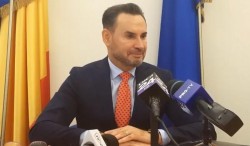Falcă: Şefii deconcentratelor din Arad să urmeze exemplu şefului lor Fifor şi să intre în opoziţie  