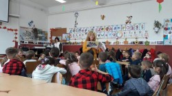 Scriitoarea Lucia Bibarț și o zi de pomină, la Liceul cu Program Sportiv din Arad