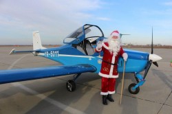 Moș Crăciun a venit vineri în zbor pentru 120 de copii din centrele de plasament și casele de tip familial din județul Arad!