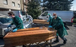 Un nou val de decese. 631 persoane au murit în România, până acum, printre care o doctorita din Botosani
