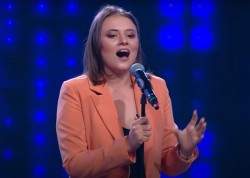 Arădeanca Melania Cuc “le-a stins lumina” juraţilor de la X Factor