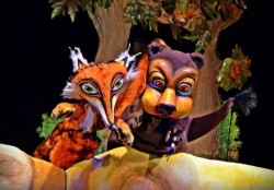 Piesa de teatru de păpuși „Ursul păcălit de vulte“, ONLINE de la cinematograful din Grădiște