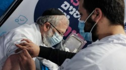 Scădere cu 60% a spitalizărilor pentru vârstnicii de peste 60 de ani din Israel la doar 3 săptămâni de la vaccinare


