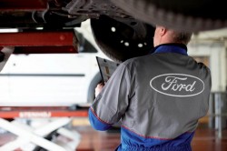 Ford obligată să suspende, din nou, producţia la fabrica din Craiova. Un întreg schimb de muncitori este trimis în şomaj tehnic pentru o lună de zile

