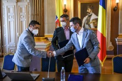 S-a semnat contractul pentru 10 autobuze electrice pentru Arad