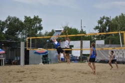 Săptămâna voleiului de plajă la Arad. Fan Tour Open și Cupa României, două evenimente în care se anunță show la fileu