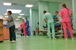 Linoleu antibacterian în holul principal și zonele intens tranzitate ale Unității de Primiri Urgențe (UPU) din Spitalului Județean Arad