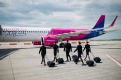 Compania aeriană maghiară Wizz Air angajează 800 de însoţitori de zbor. Impresionantă caravană de recrutare în România

