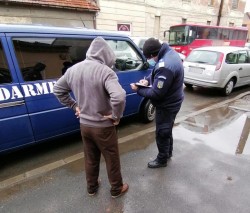 Bărbat carantinat în Oradea, depistat de jandarmi în Arad. S-a ales cu o amendă de 2.000 de lei