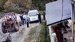 Cu ce se mai ocupă membrii ”statului paralel”. Un ofițer al SRI Cluj a fost filmat în timp ce era cu o drujbă în mână în pădure, iar un vecin l-a acuzat pe acesta că fura lemne

