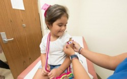 Israelul dă startul vaccinării copiilor cu vârste între 5 și 11 ani. Injecţiile cu vaccinul COVID-19 la copii au început deja în Statele Unite