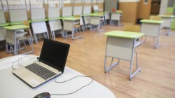 Peste 2.000 de elevi și copii din județul Arad își desfășoară cursurile online
