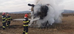 O combină agricolă a ars aproape în totalitate la Julița