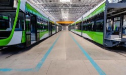 Primele 6 din cele 100 de tramvaie de la Astra Vagoane Călători Arad conform contractului vor ajunge în iunie la București

