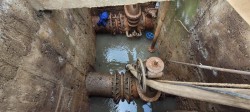Avarie la conducta de apă pe aducțiunea Vladimirescu-Mândruloc-Cicir. Cele 3 localități fără apă potabilă pentru cel puțin 24 de ore

