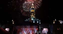Mii de arădeni, Loredana Groza și un show de artificii superb, au fost ingredintele unei petreceri de Revelion la Km 0 al Aradului
