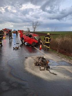 Accident mortal pe DN7 între Pecica și Nădlac. Un camion și un autoturism s-au izbit violent