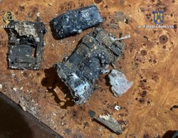 Membrul unei grupări infracţionale specializată în trafic de droguri din Arad a aruncat telefomul în foc pentru a ascunde probele incriminatorii

