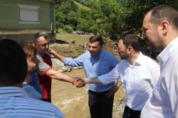 Autoritățile intervin la fața locului pentru oamenii din Brazii afectați de inundații

