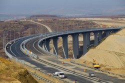 O nouă etapă din odiseea realizării autostradei Transilvania. Contractul pentru lotul Chiribiș–Biharia de 28,55 kilometri va fi semnat cu orădenii de la Precon