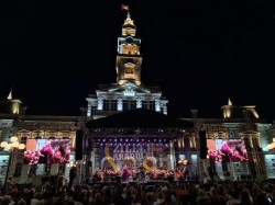 Mii de spectatori arădeni i-au aplaudat pe mezzosoprana Ruxandra Donose, tenorul Ramón Vargas și soprana Leontina Văduva în concert