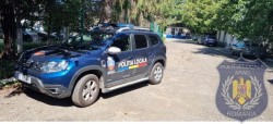Terasă amenajată ilegal în centrul Aradului amendată de polițiștii locali