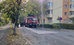 Incendiu la un apartament de pe strada Măduța Ilie din Arad. Proprietara locuinței a suferit un atac de panică