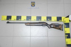 Două arme și 39 de gloanțe descoperite în urma unor percheziții domiciliare la Nădlac