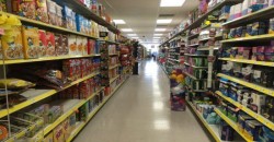 Este lege: Magazinele, obligate să reducă prețul alimentelor înainte de data expirării