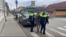 Hoț din Peregu Mare reținut și arestat după ce a furat 1.900 de lei dintr-o casă din satul Stejar