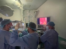 10 arădeni cu afecțiuni ale rinichiului operați în 2 zile de echipe mixte de medici din întreaga țară