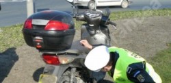 Dosare penale pentru un șofer băut din Bocsig și un minor din Ineu ce conducea fără permis o motocicletă neînmatriculată