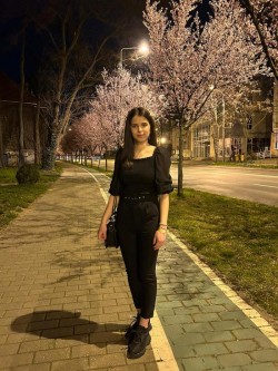 Crimă pasională la Timișoara. Studenta la Medicină găsită moartă în apartament de colegele ei a fost ucisă cu lovituri de cuțit de iubitul ei