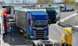 13 kilometri de camioane la granița cu Ungaria înainte de ridicarea restricțiilor din țara vecină cu ocazia Paștelui Catolic