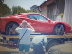 Drogat la volanul unui Ferrari în Arad


